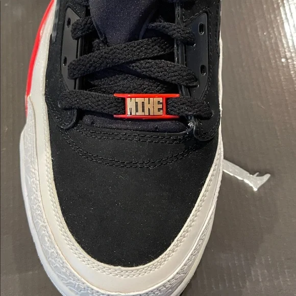 Jordan Spizike Black and Infrared Sneakers - Picture 9 of 11